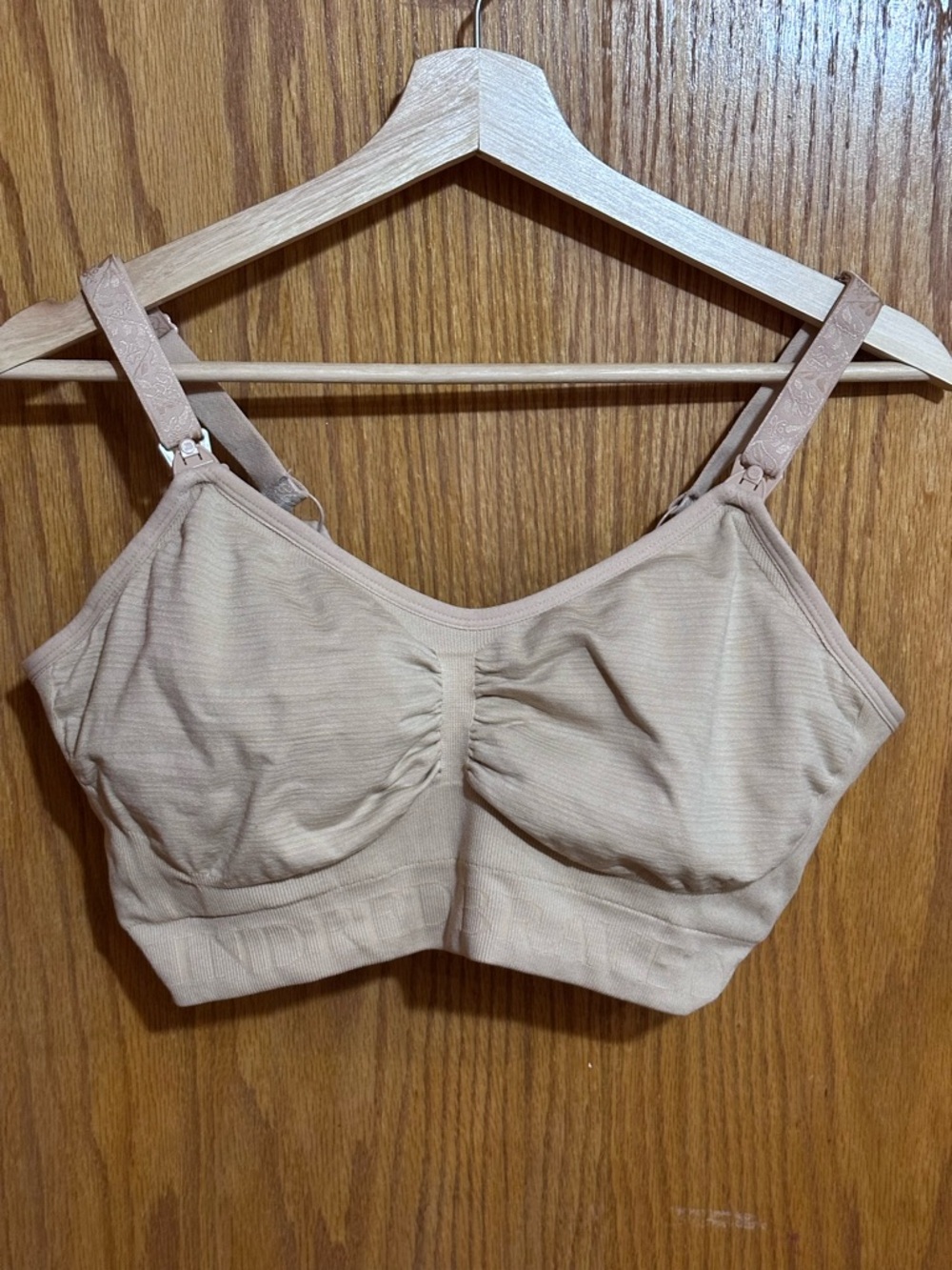 Kindred Bravely Beige Seamless Nursing pumping Bra sz medium